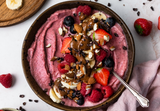 acai bowl recipe, easy acai bowl, acai bowl with superfoods, beauty berry powder, antioxidant smoothie bowl, healthy skin superfoods, maqui and acai bowl, superfood recipes, eatsuperplants acai bowl